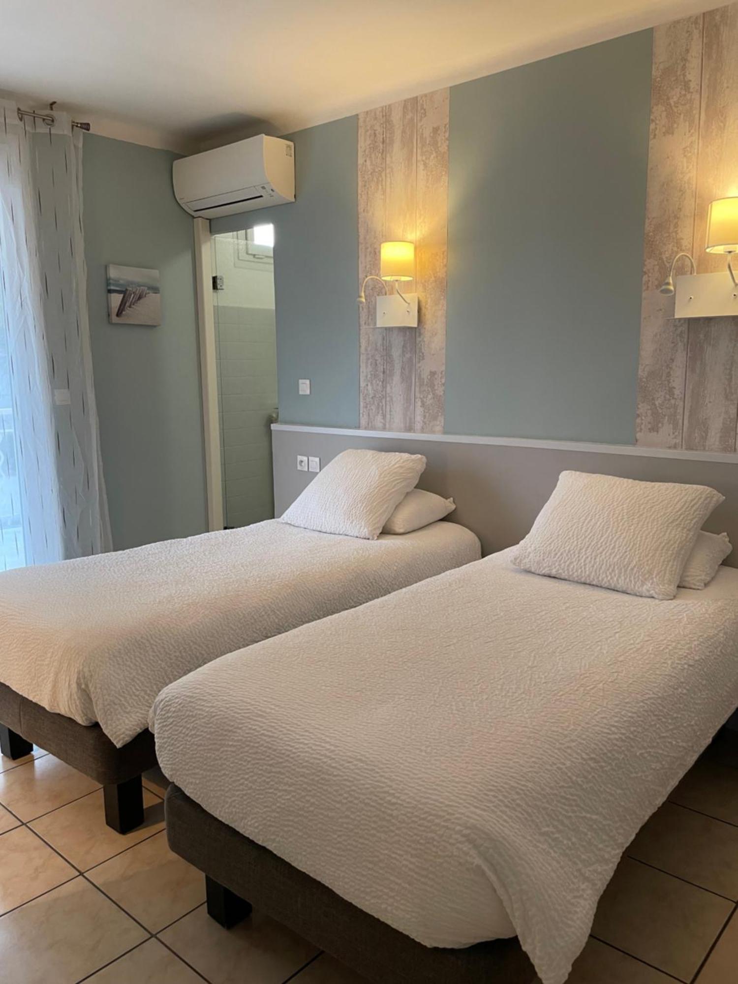Logis Hotel Le Clement V Roquemaure  Eksteriør billede