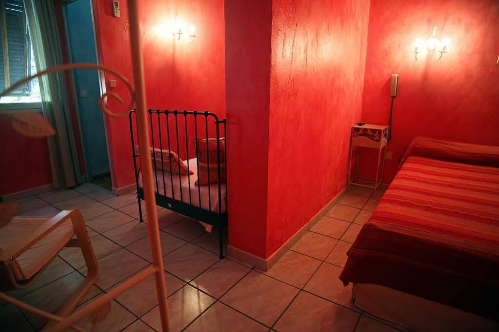 Logis Hotel Le Clement V Roquemaure  Eksteriør billede