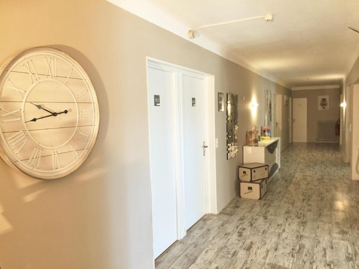 Logis Hotel Le Clement V Roquemaure  Eksteriør billede